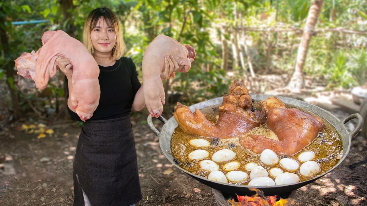 Amazing Cooking Braised Pig Legs With Eggs in countryside Recipe
