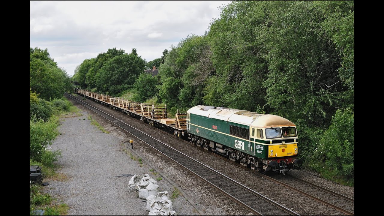 69005 with 6O01 Scunthorpe to Eastleigh through Bentley Heath. 3 June 2025