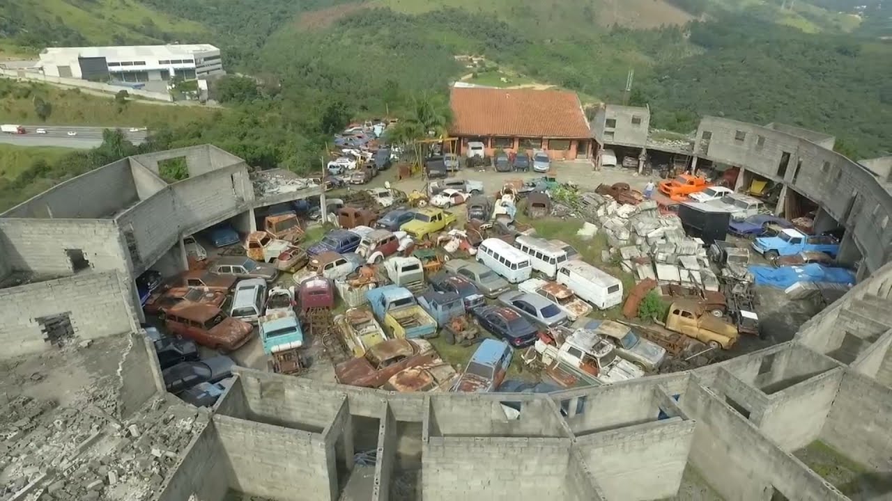 O COLISEU DOS CARROS ABANDONADOS É REAL? 😱 FUI DESVENDAR O MISTÉRIO