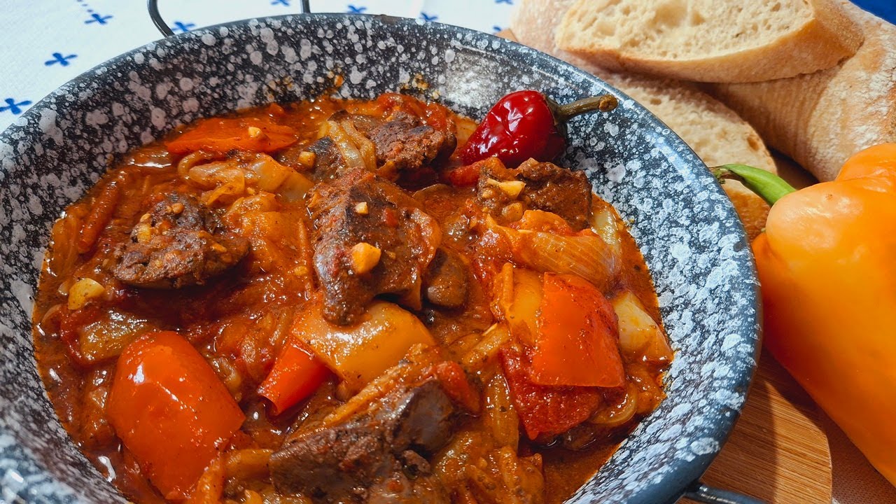 Куриная печень с венгерским овощным рагу (лечо)