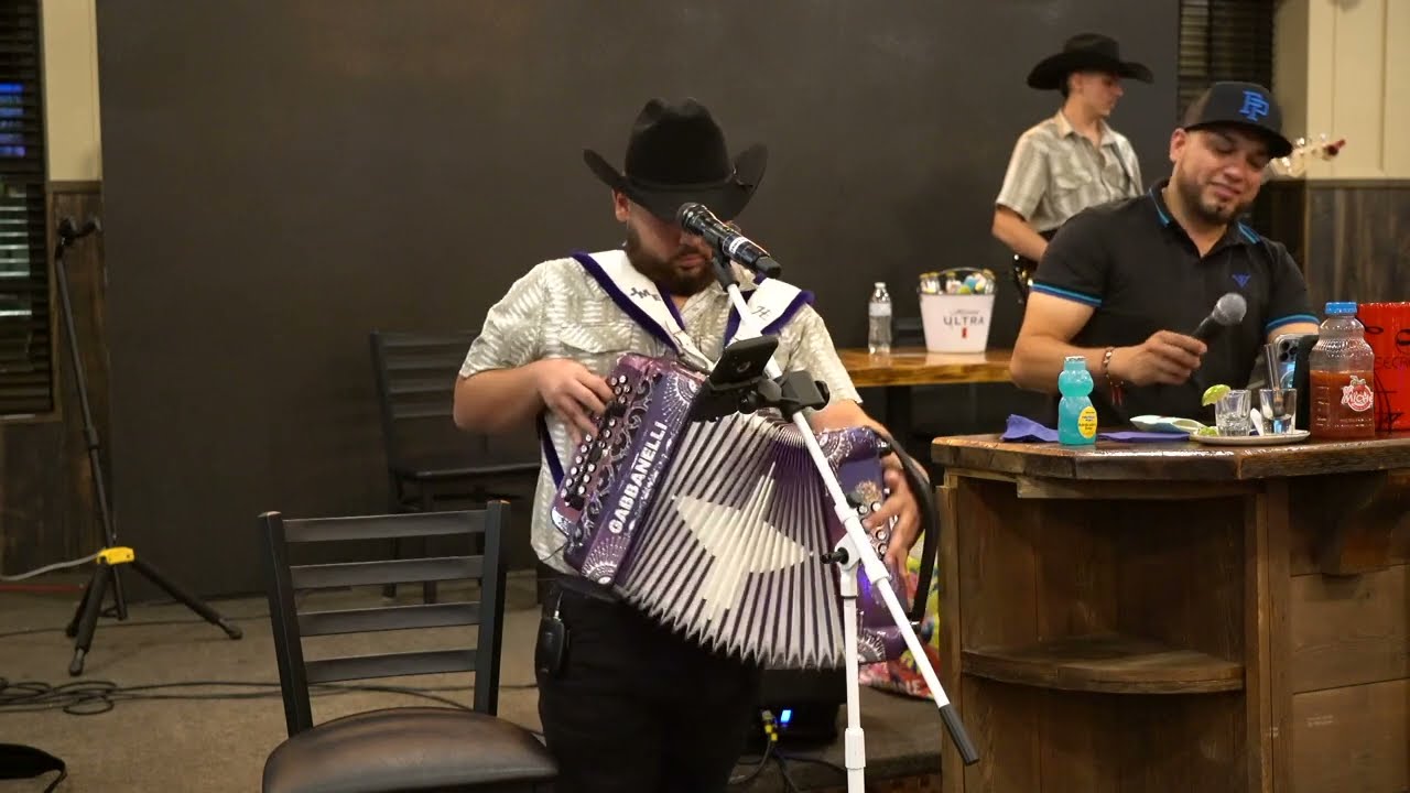 Hnos Espinoza _ El Ayudante (en vivo)