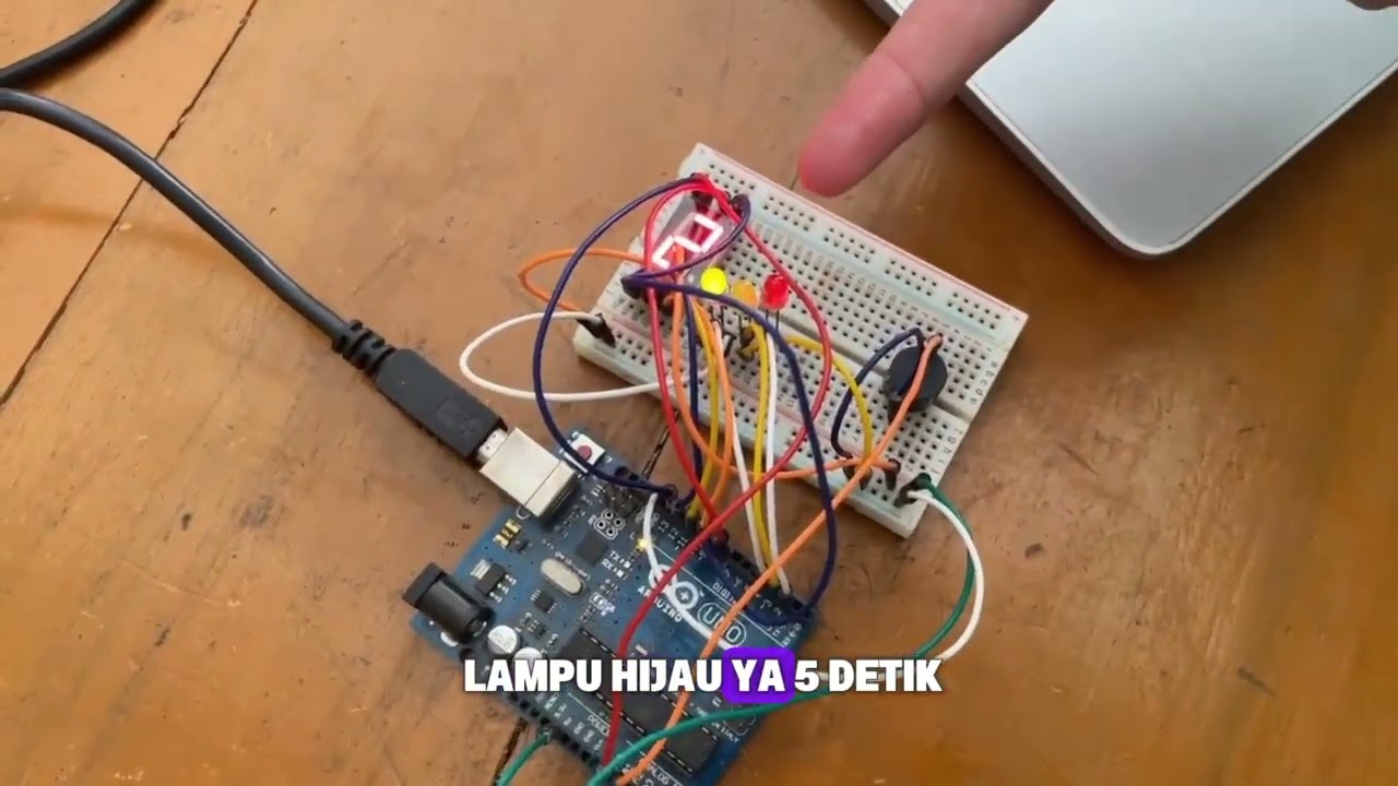 Lampu Lalu Lintas menggunakan Waktu (Arduino) Kelompok 3
