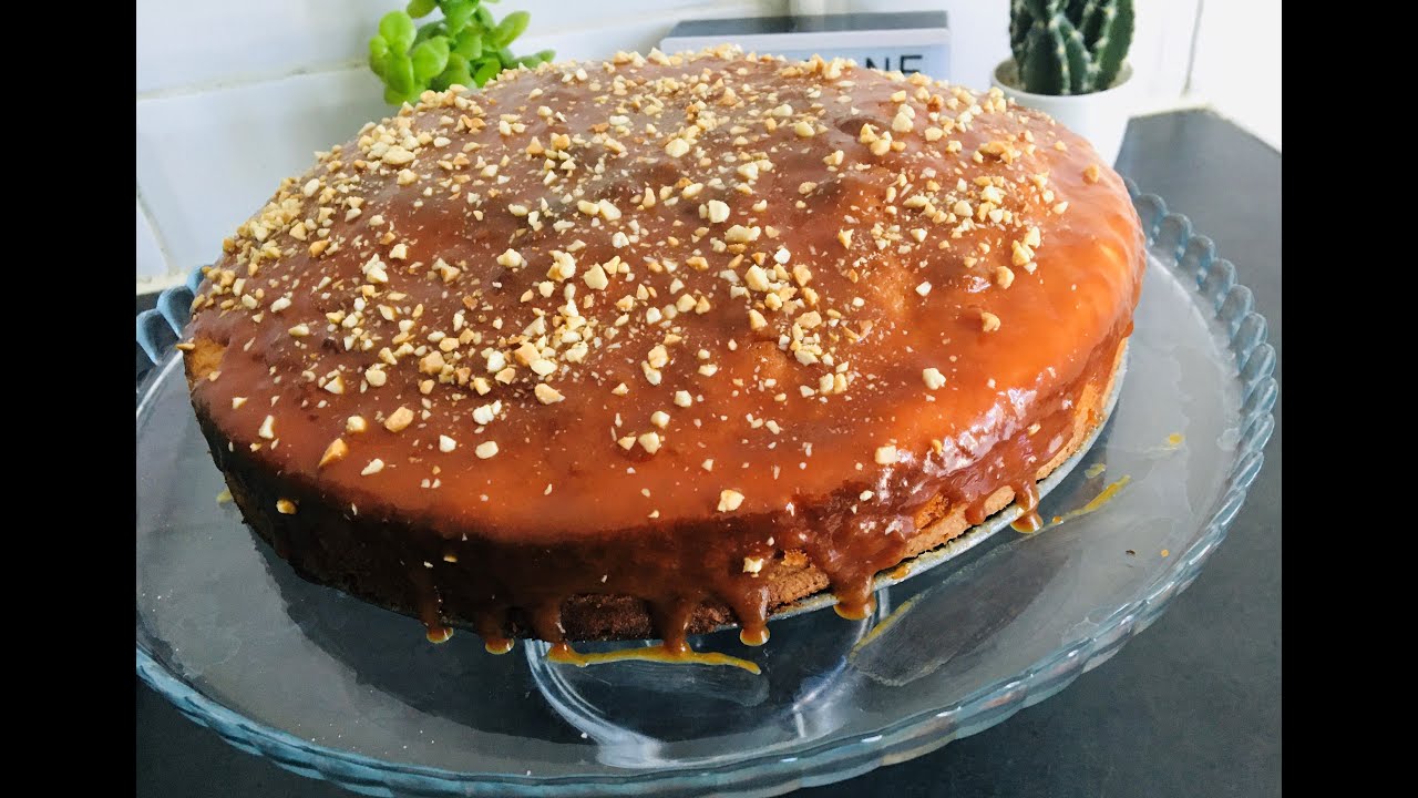 gâteau au cacahuète et sauce caramel