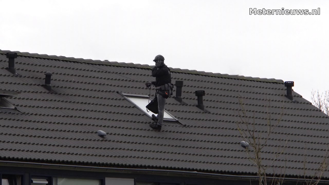 Arrestatieteam haalt man uit woning in Friese Oosterwolde