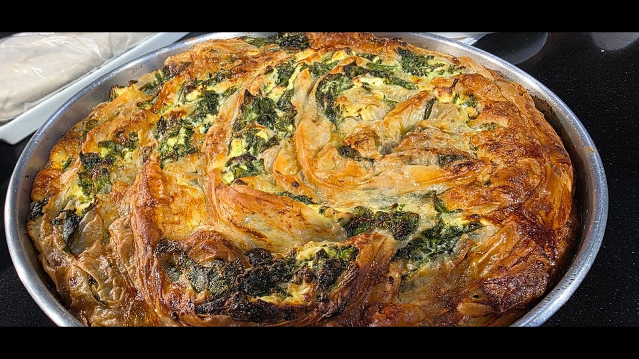 Byrek me peta të rrudhosura, spinaq dhe djathë të shkrirë dhe noodles me perime/ Receta nga Neranxi