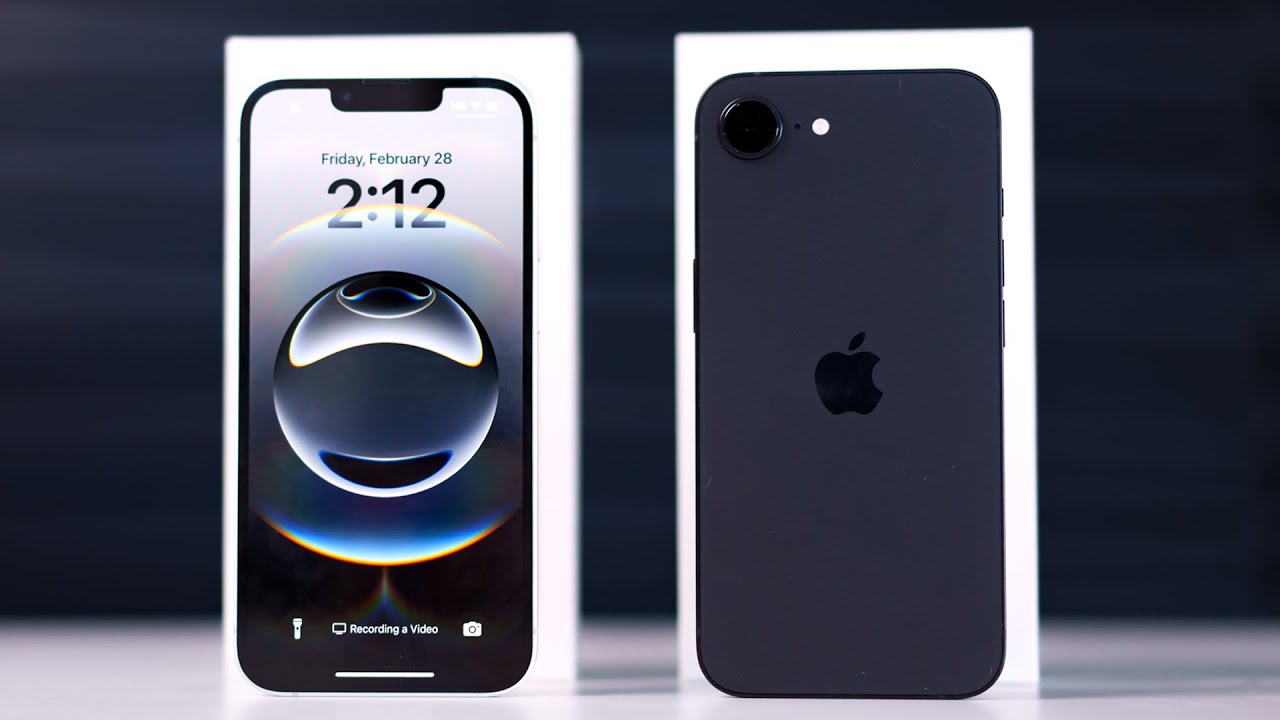 iPhone 16e - Unboxing, Comparison & Detailed Look! | Black & White