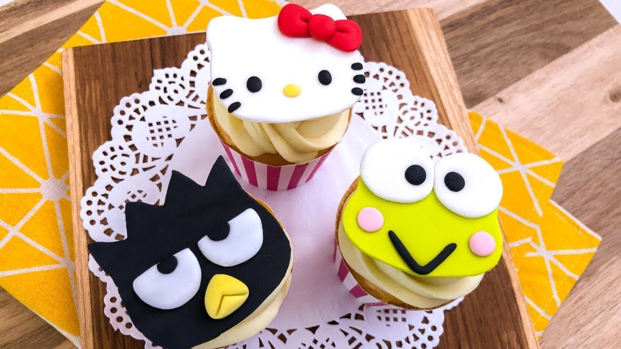 How to make Hello Kitty cupcakes without a mold or a cutter (6 mins)
