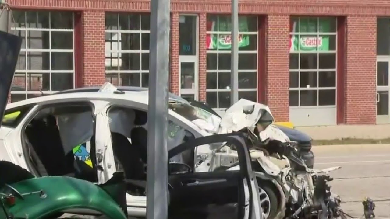 3 people hospitalized after Ferndale crash