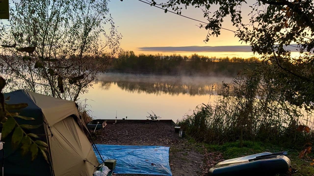 Осенний карпфишинг 2025! Рыбалка с ночевкой осенью на красивом водоеме! Ловля карпа осенью | Часть 1