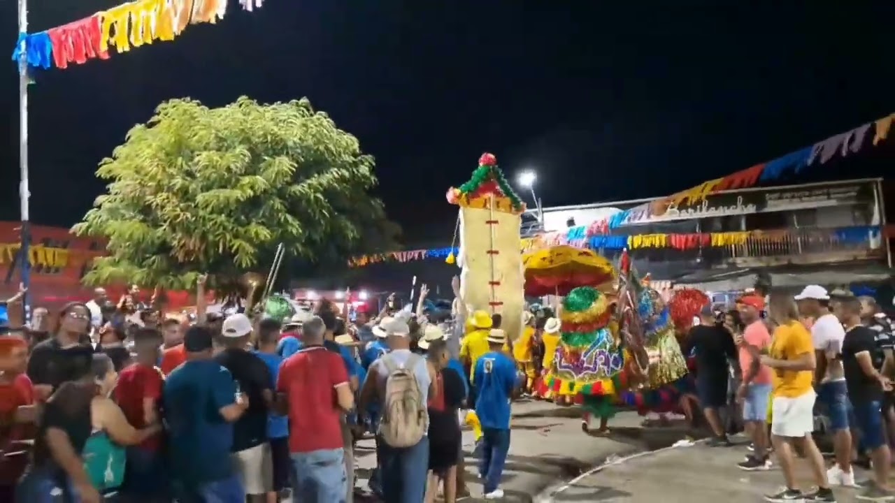 Apresentação do Maracatu Leão faceiro no pátio de evento da cidade de Araçoiaba carnaval 2025