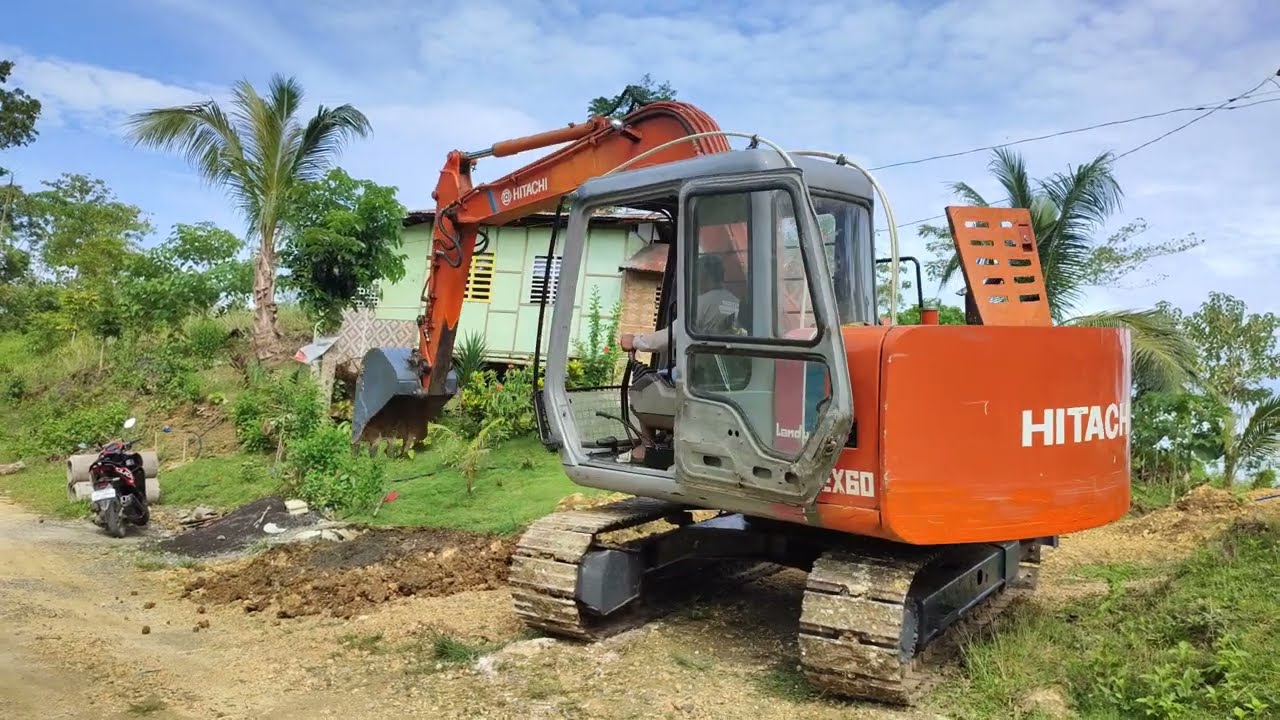 HITACHI EX60-2 |Loading, Unloading, Transporting & Site excavation|