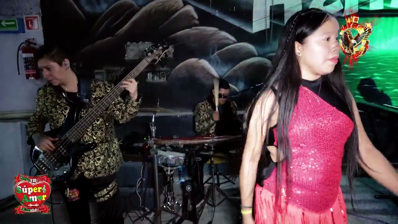 😭💔 Lejos de mi Tierra - Charly y su Grupo Super Amor | ¡Pista llena en Salón Azaros 2! 🕺🔥 4K