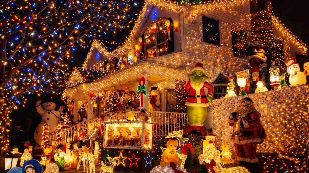 I Wasn’t Ready for How Beautiful This Christmas Street Is! You Won’t Believe This!