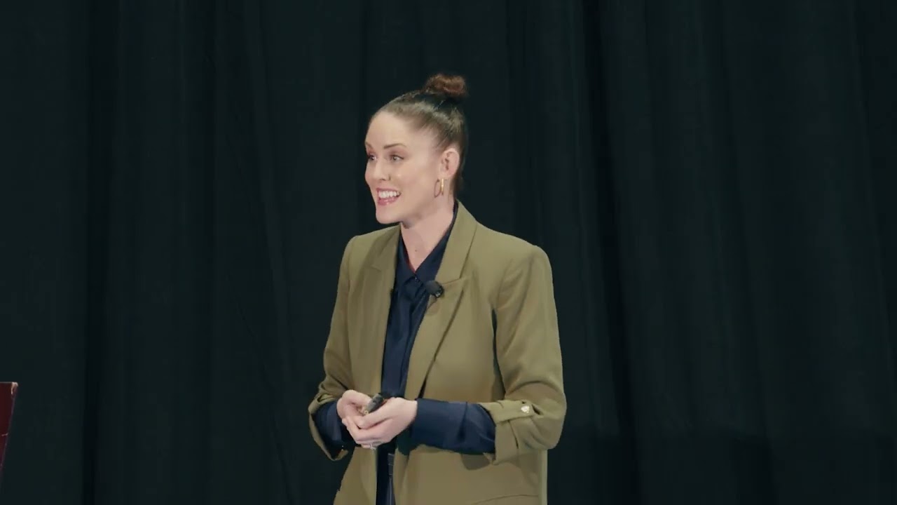 Элисон Вуд Брукс (автор книги TALK) на конференции FYE® 2026