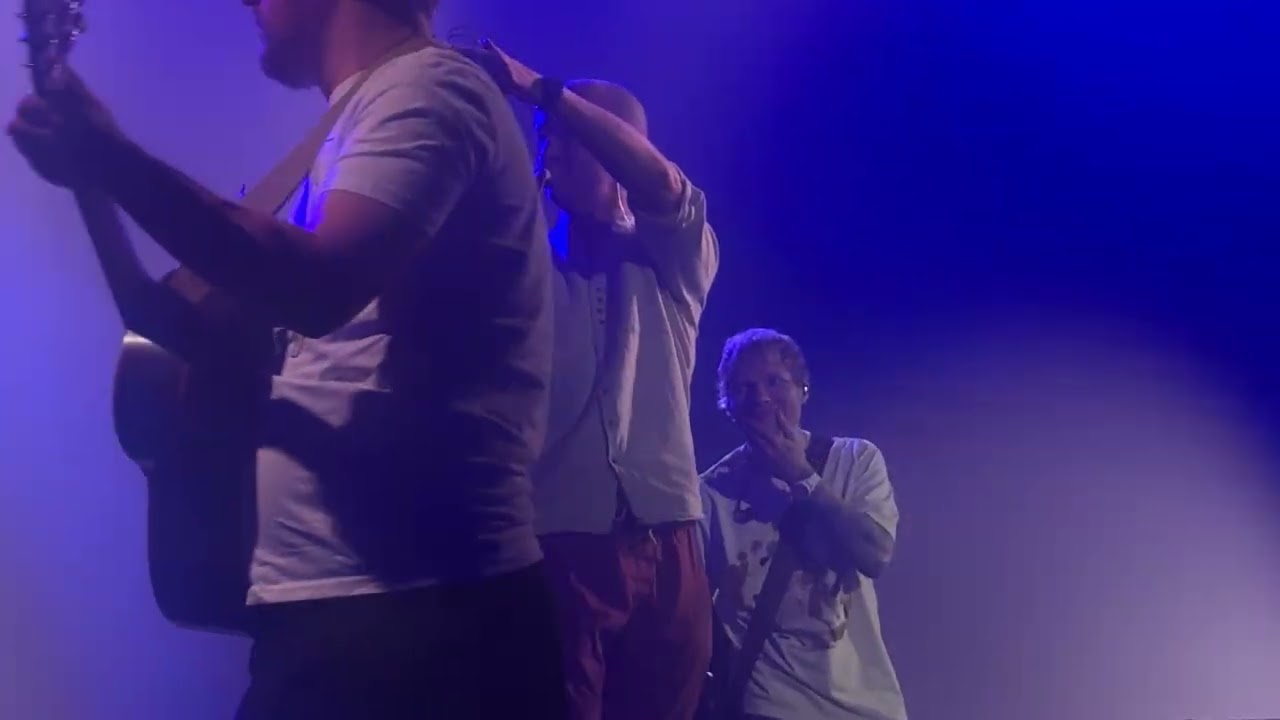 Fairytale Of New York - Ed Sheeran, Beoga, Bird & Nizlopi - Coventry 05/12/25