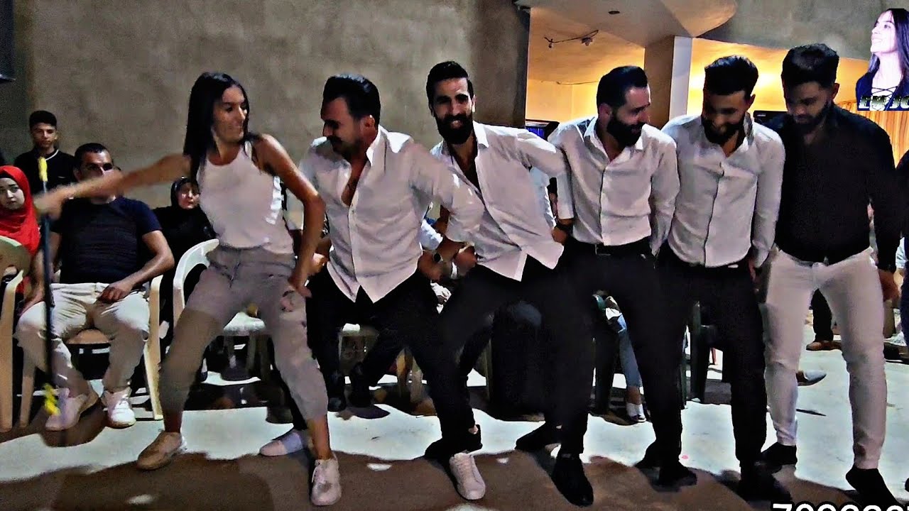 شوف البنت اللبنانية بس تهز بكتفا 👉🏻تنزل على الاول😁اجرام دبكة العرب|DABKI LEBANON