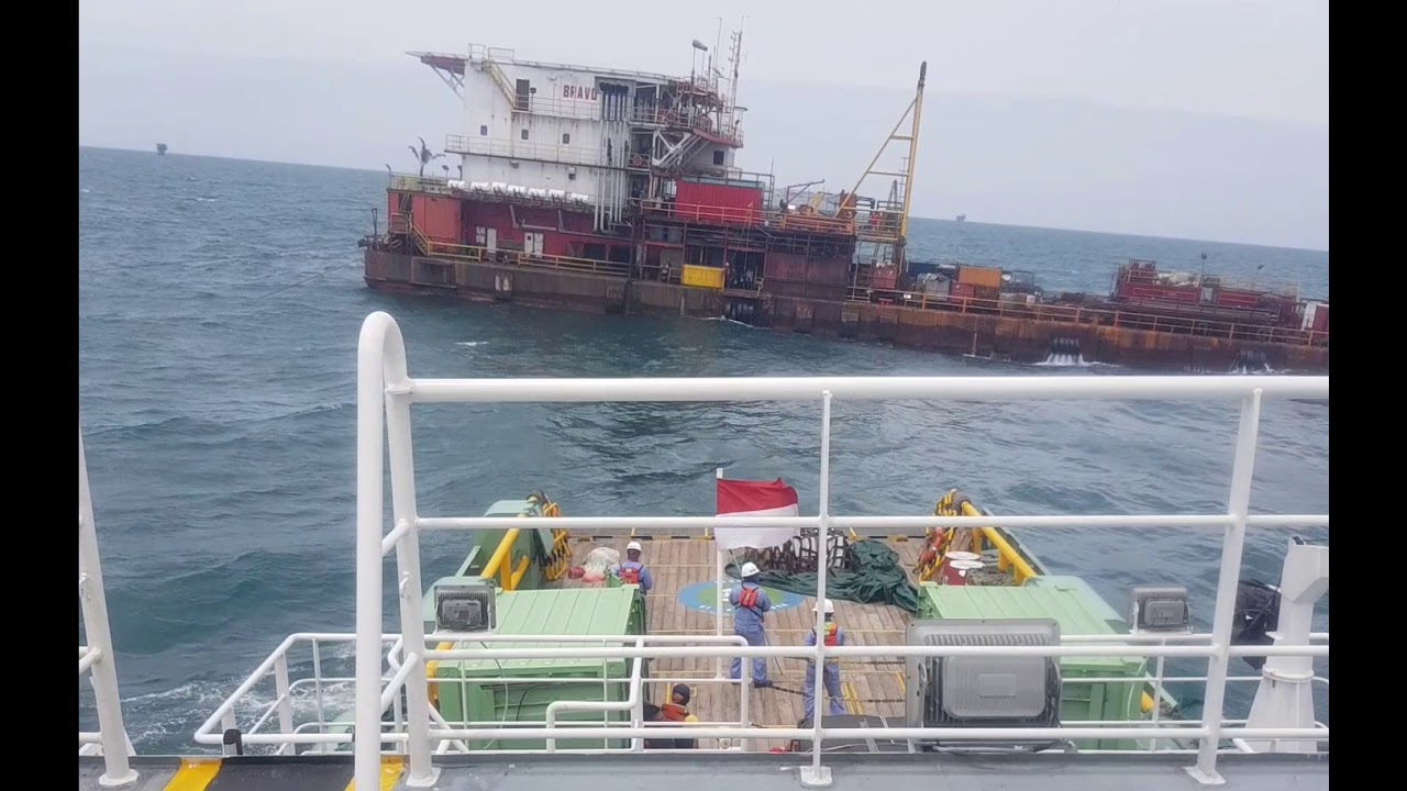 Manuver dan Lifting Crewboat