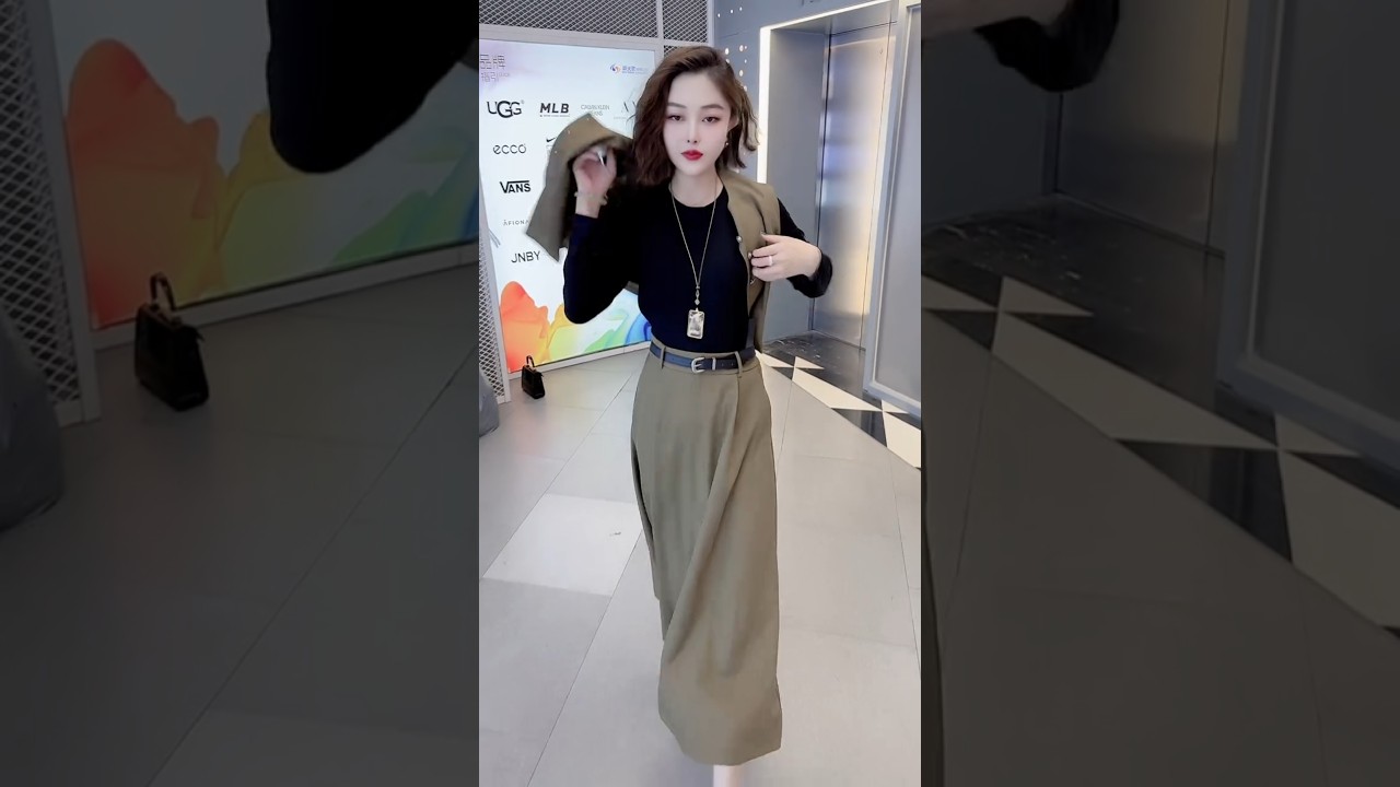Fashionable and elegant skirt fashionable skirt suit new clothes