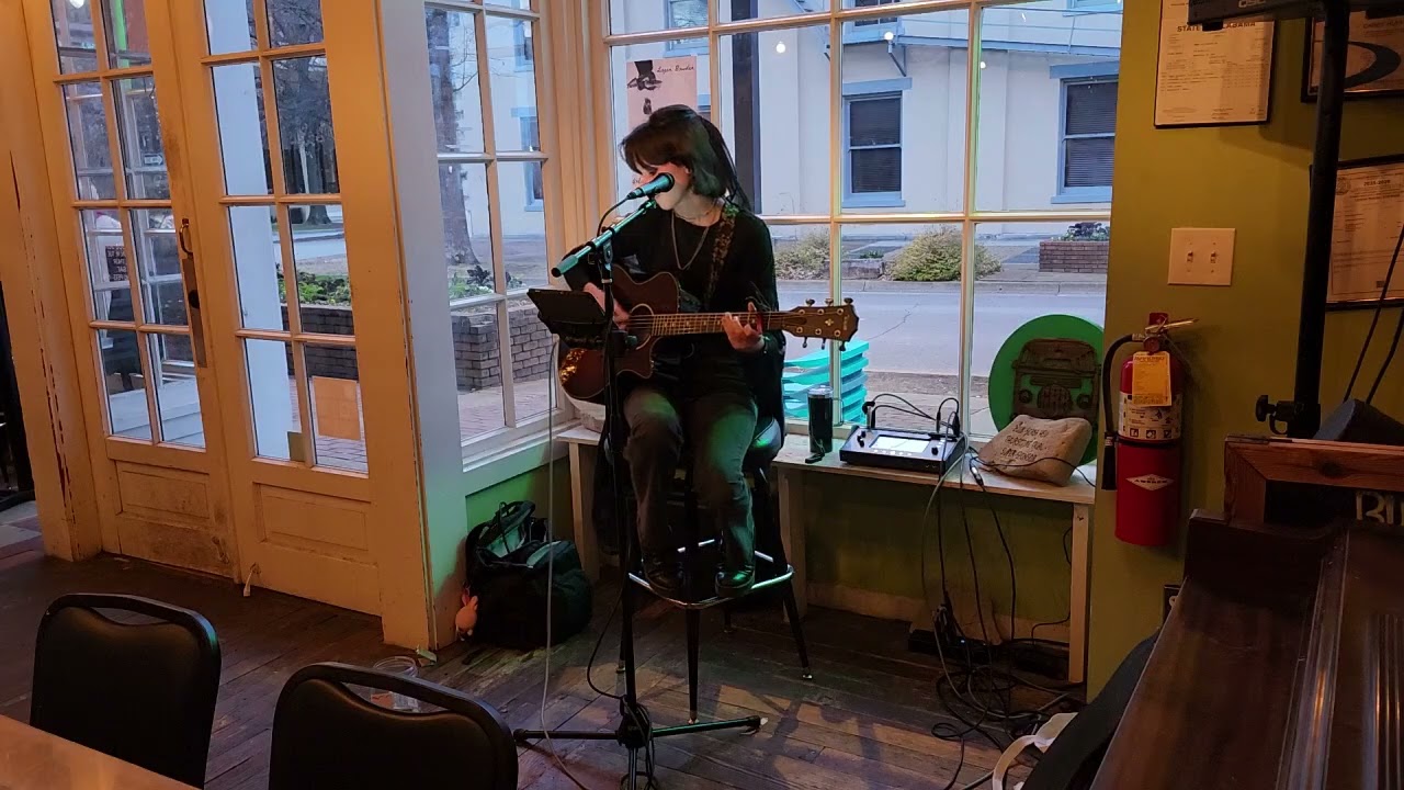 What's up - Sarah Ann - Green Bus ( Jan 4 2026 )