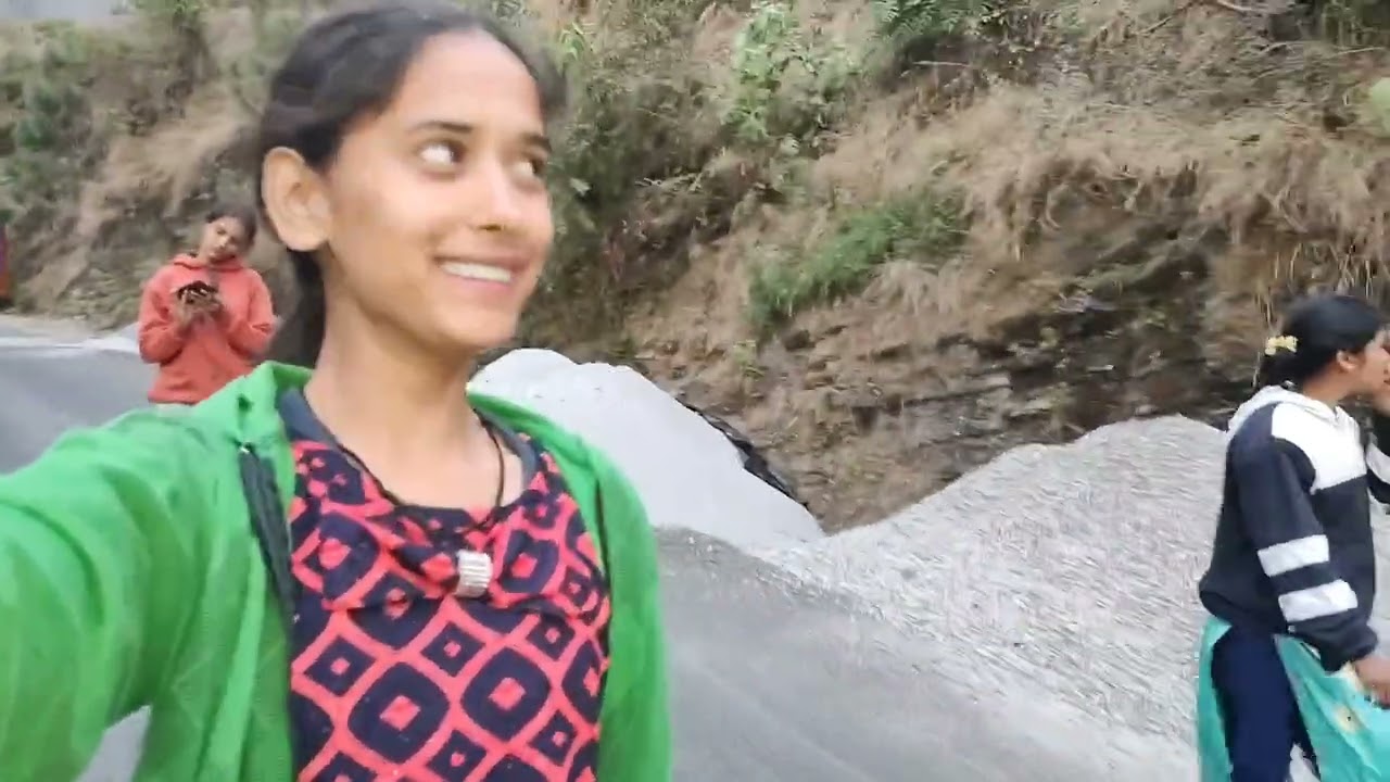 दोस्तों के साथ किए मजे #rudrapryag | PrernaVashisth | | A girl from the hills Vlogs | 🫶♥️