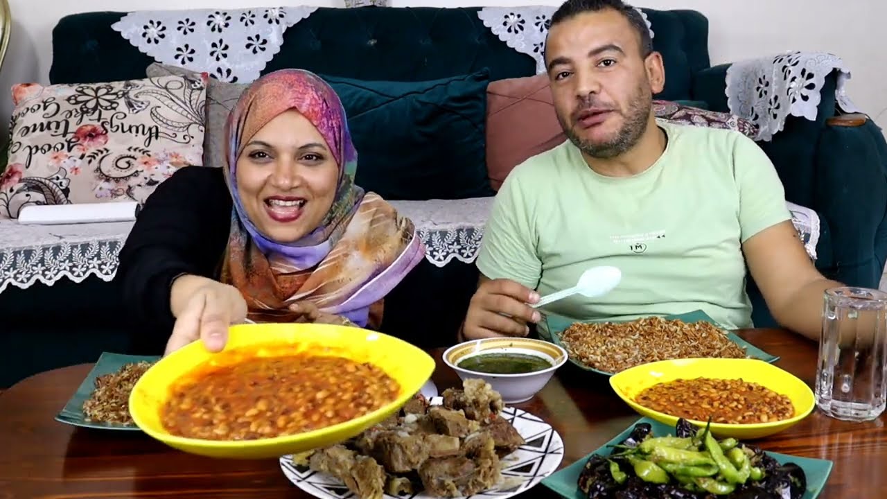 تحدي اكل/فيديو بجد بهدله هتموت ومضحك /تحدي ع اللحمه بقى والطبيخ والباذنجان المخلل والملوخيه والعقاب😜