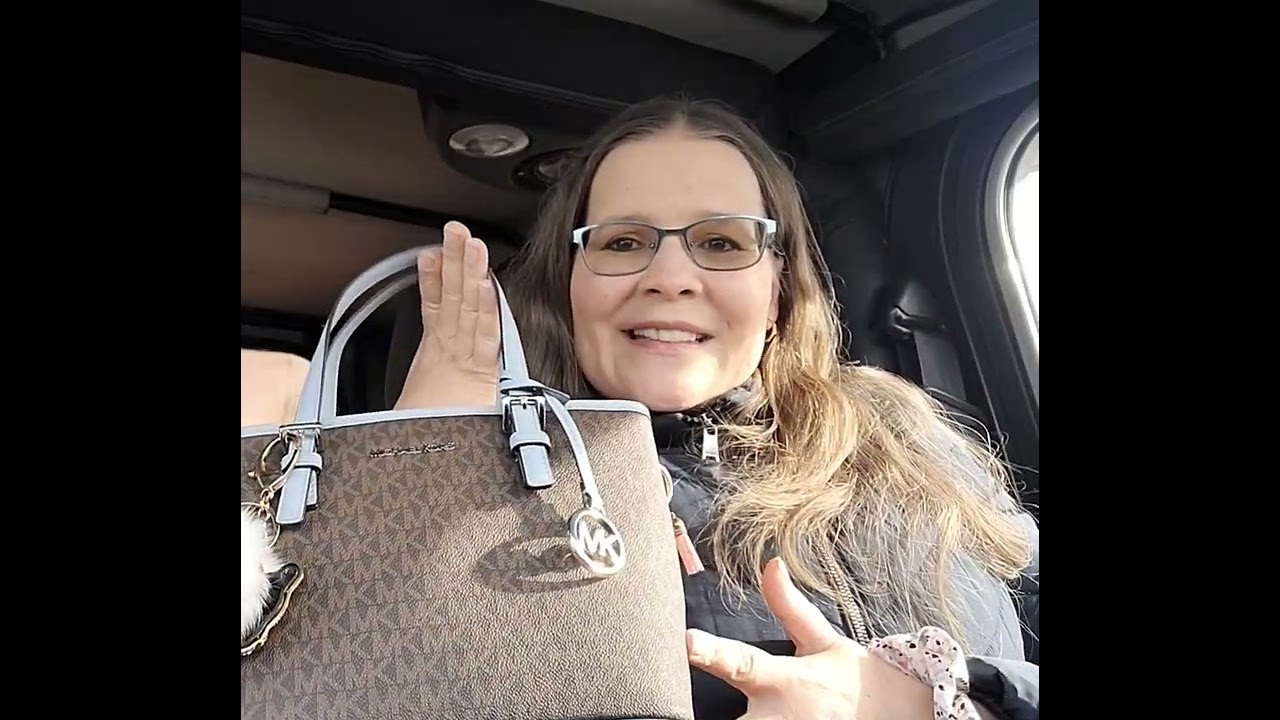 Brief car chat- I'm using my Michael Kors bag, and I'm in love!