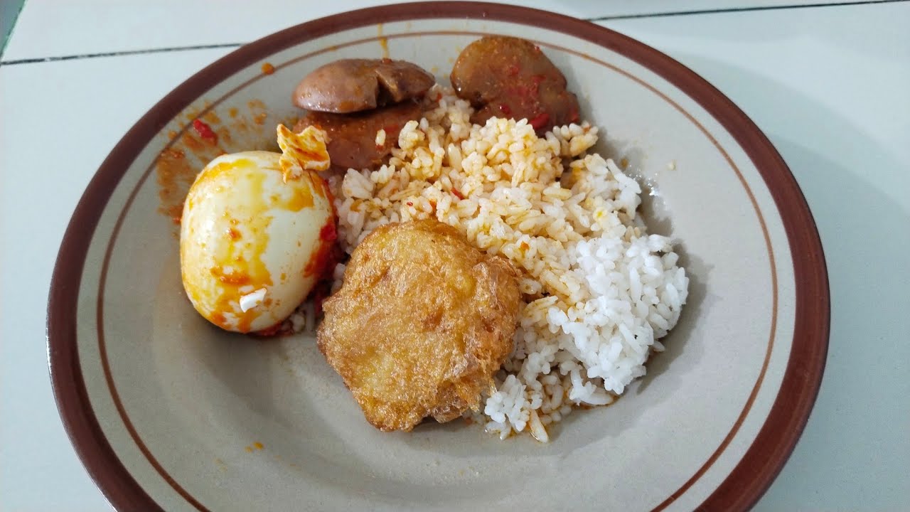 Sarapan pakai gulai jengkol, telur bulat cabe, dan perkedel