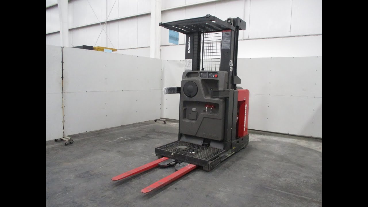 Cómo Operar o Manejar un Apilador Eléctrico Marca RAYMOND Modelo 520-OPC30TT de 3000 Libras