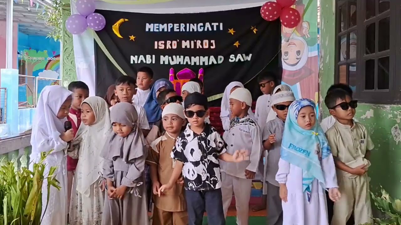 Nyanyi  bersama "disuatu malam bulan rojab" 