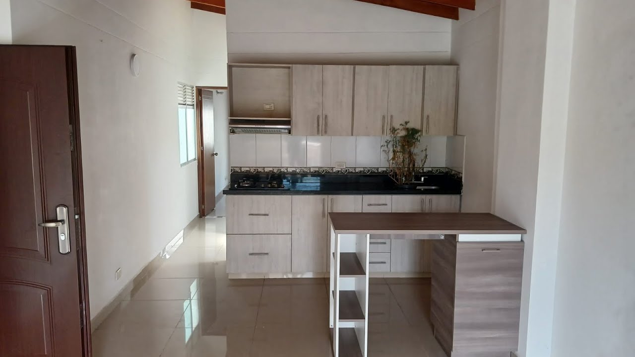 Apartaestudio en arriendo en La Castellana con balcón y parqueadero | Ubicación estratégica