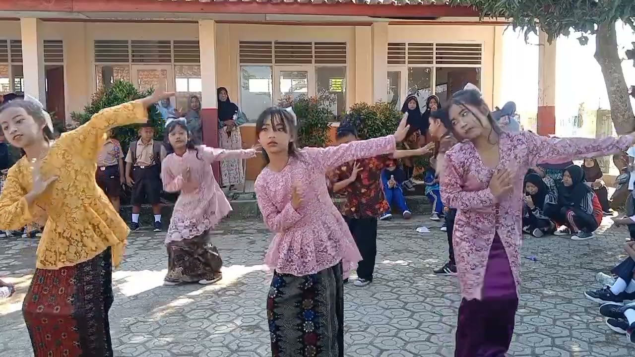 Praktik Seni Tari Kelas 3A dan 3B SDN 2 Bangodua 🤩