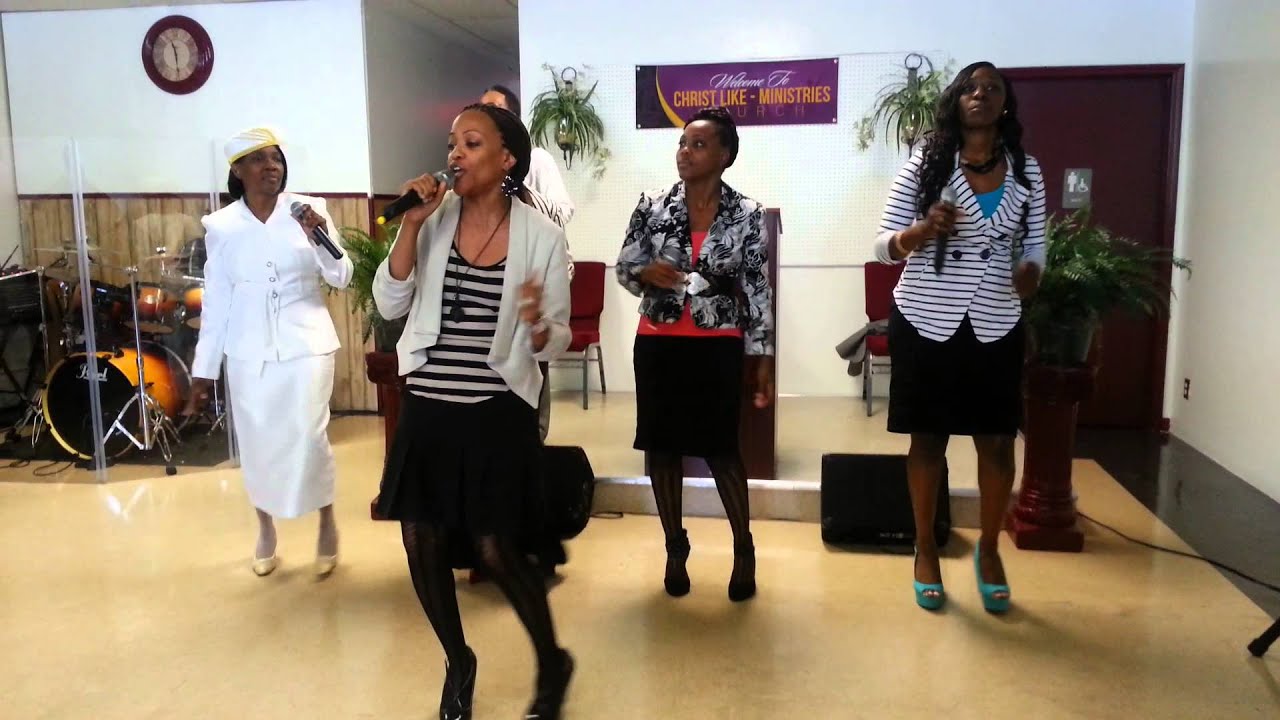 CLM praise team singing 