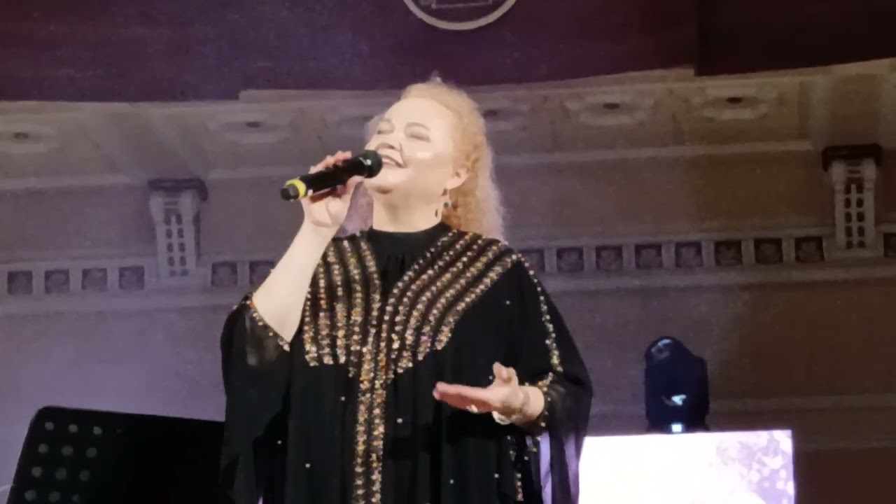 NARCISA SUCIU BAND, ne colindă (7), la Filarmonica din ARAD, dec. 2025   
