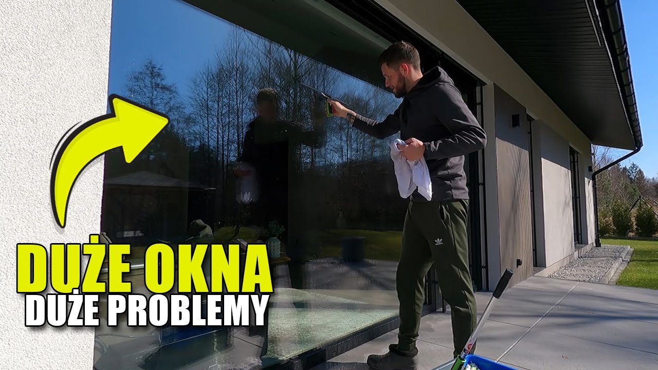 DUŻE OKNA, DUŻE PROBLEMY. Mycie okien, sprzęt do mycia. Czarne duże okna czyli gorzej się nie da.