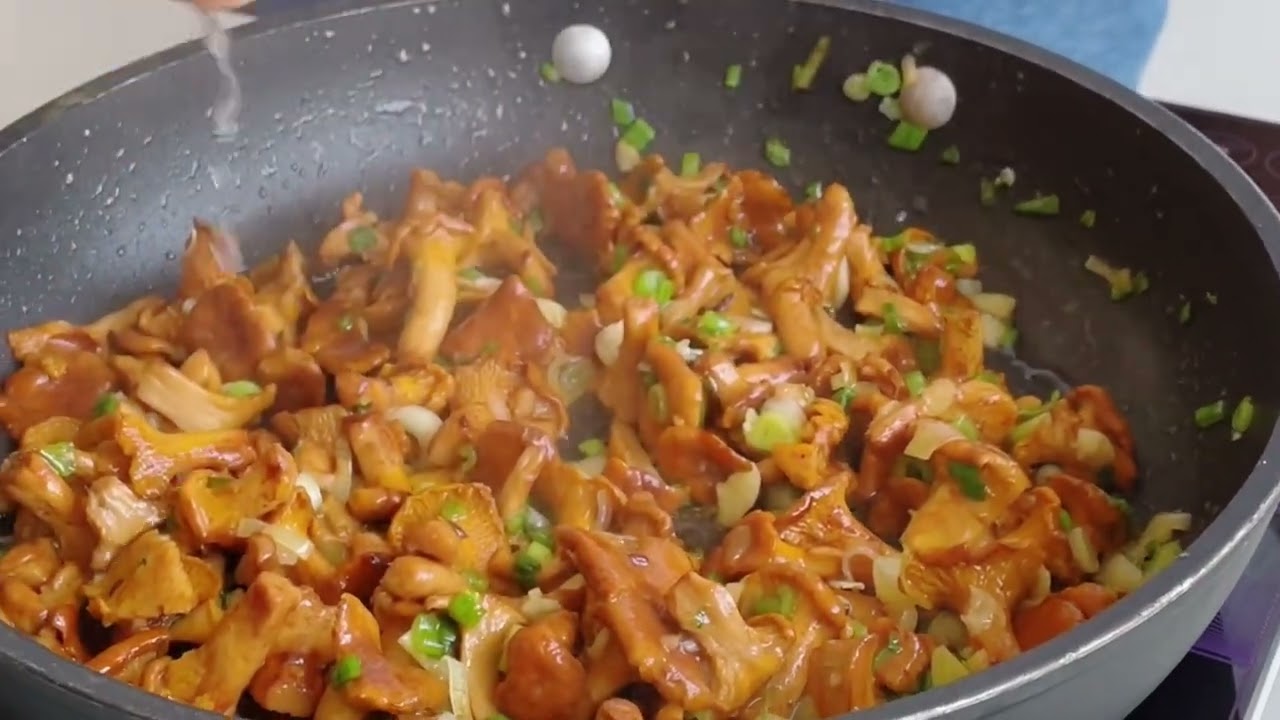 ЛИСИЧКИ СО СЛИВКАМИ И ЛИМОНОМ | мой фирменный рецепт жареных грибов