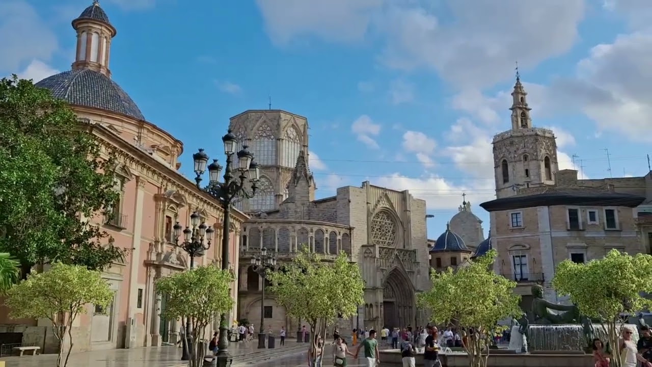 Spanien -  Stadtrundgang in Valencia (2) -  جولة سياحية في مدينة فالنسيا الاسبانية