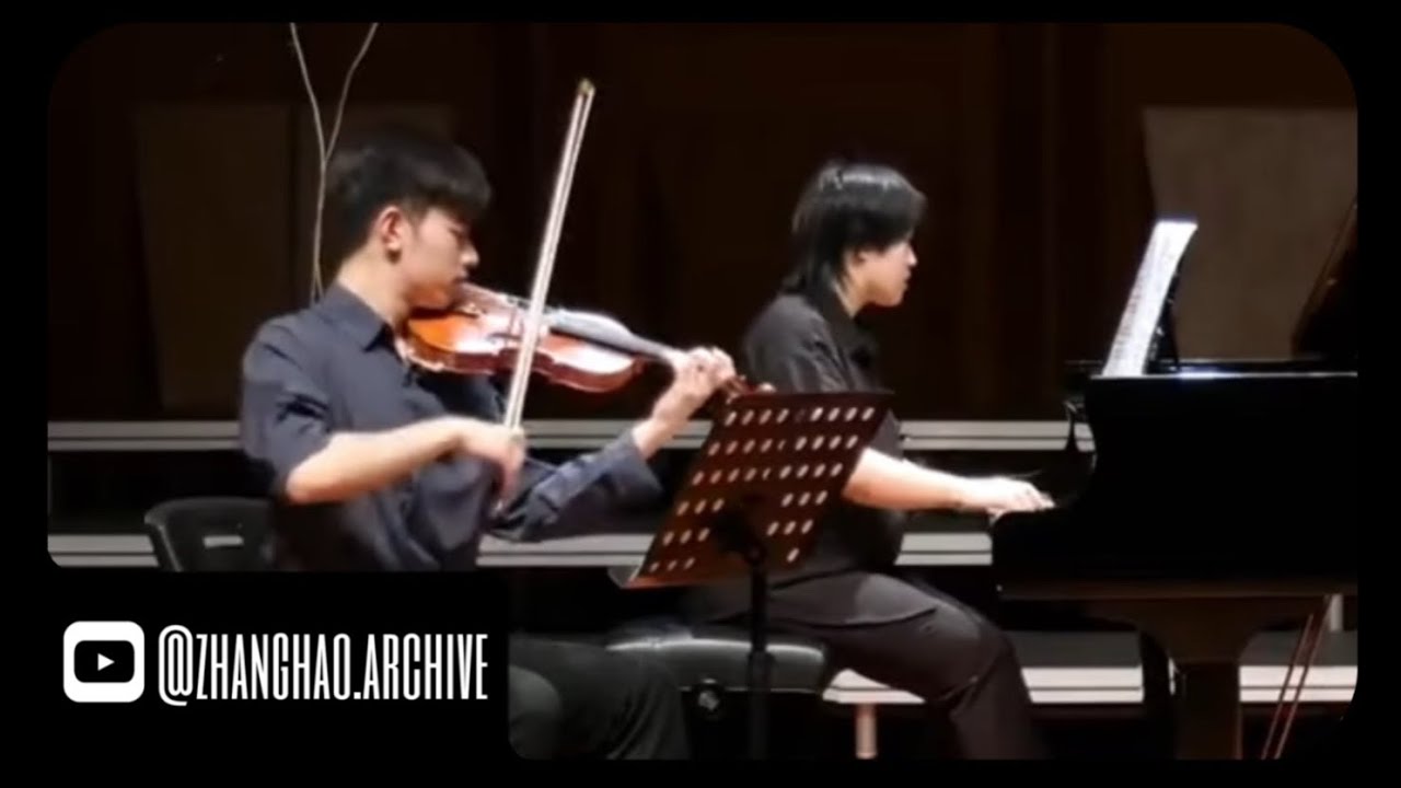 @ZHANGHAO plays violin (1) long ver.🎻 장하오는 그의 대학에서 바이올린을 연주한다 🎻