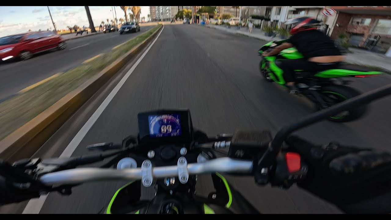 Estrenando moto nueva en la rambla (MUCHOS MISILES) // MONTEVIDEO, URUGUAY