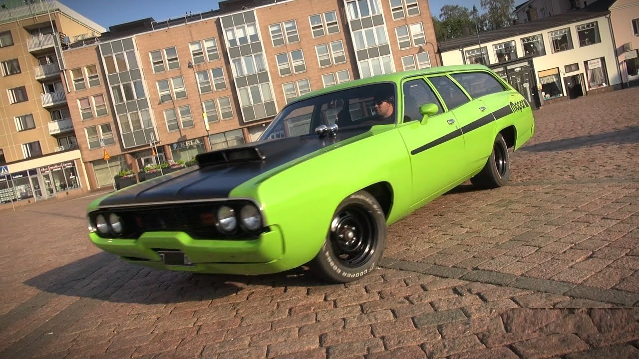 LIME GREEN Plymouth Satellite Wagon - loud V8 startup sound