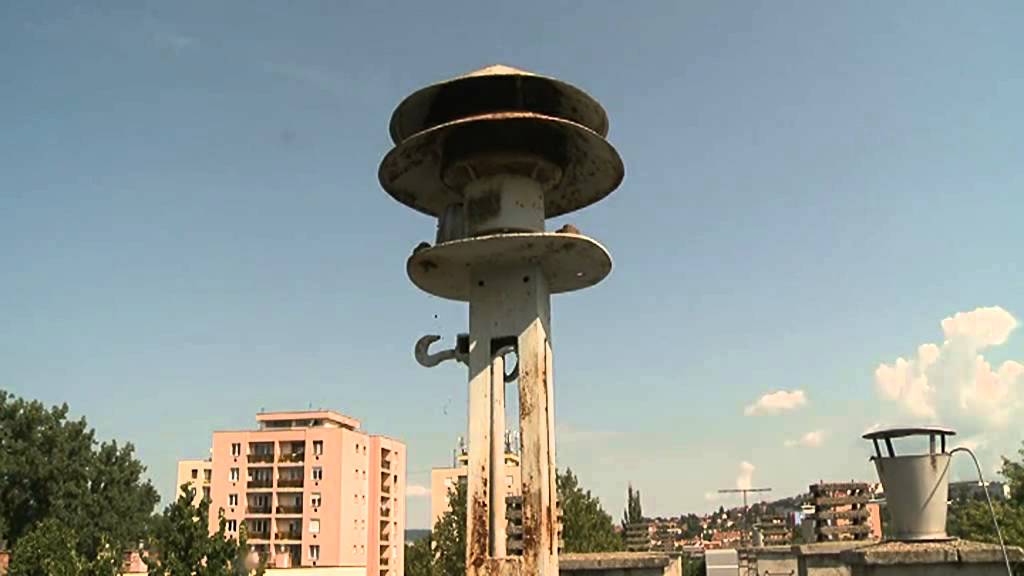 Harminckét szirénát ellenőrzött Egerben a katasztrófavédelem - 2013.07.19.