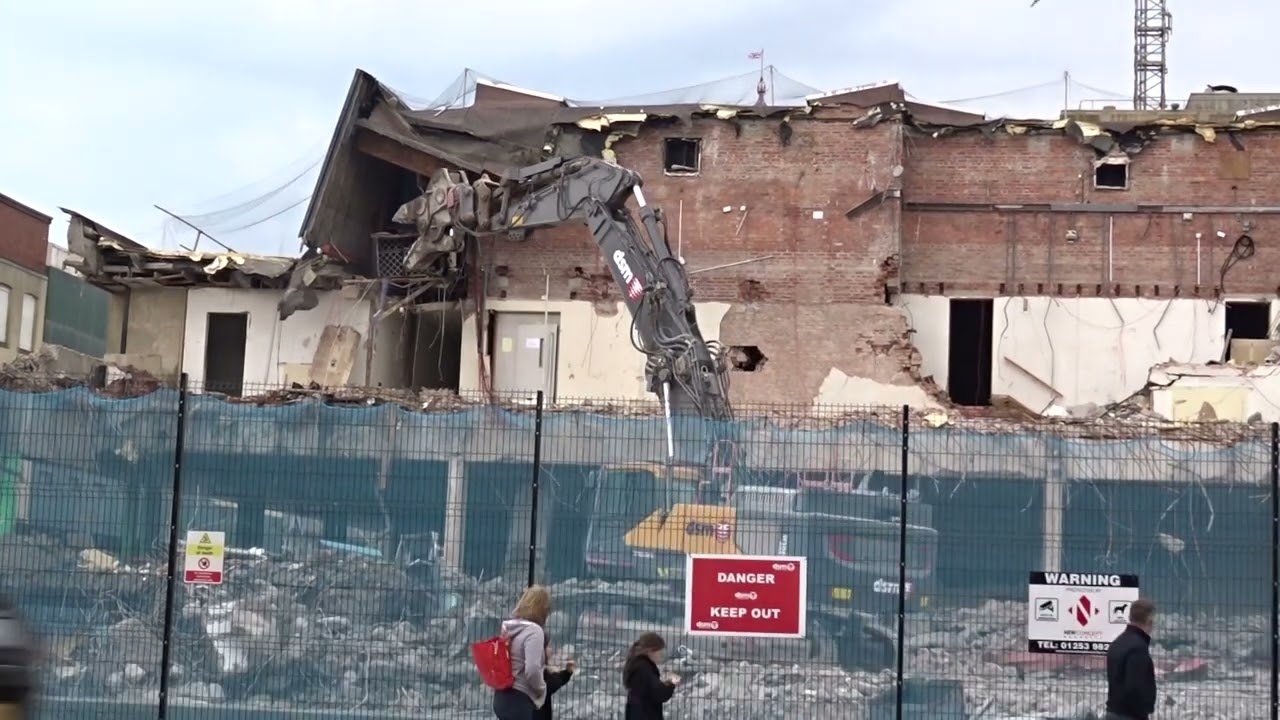 A bit  near the start and the end of the day Blackpool Courts Police Station Demolition 23/04/2025