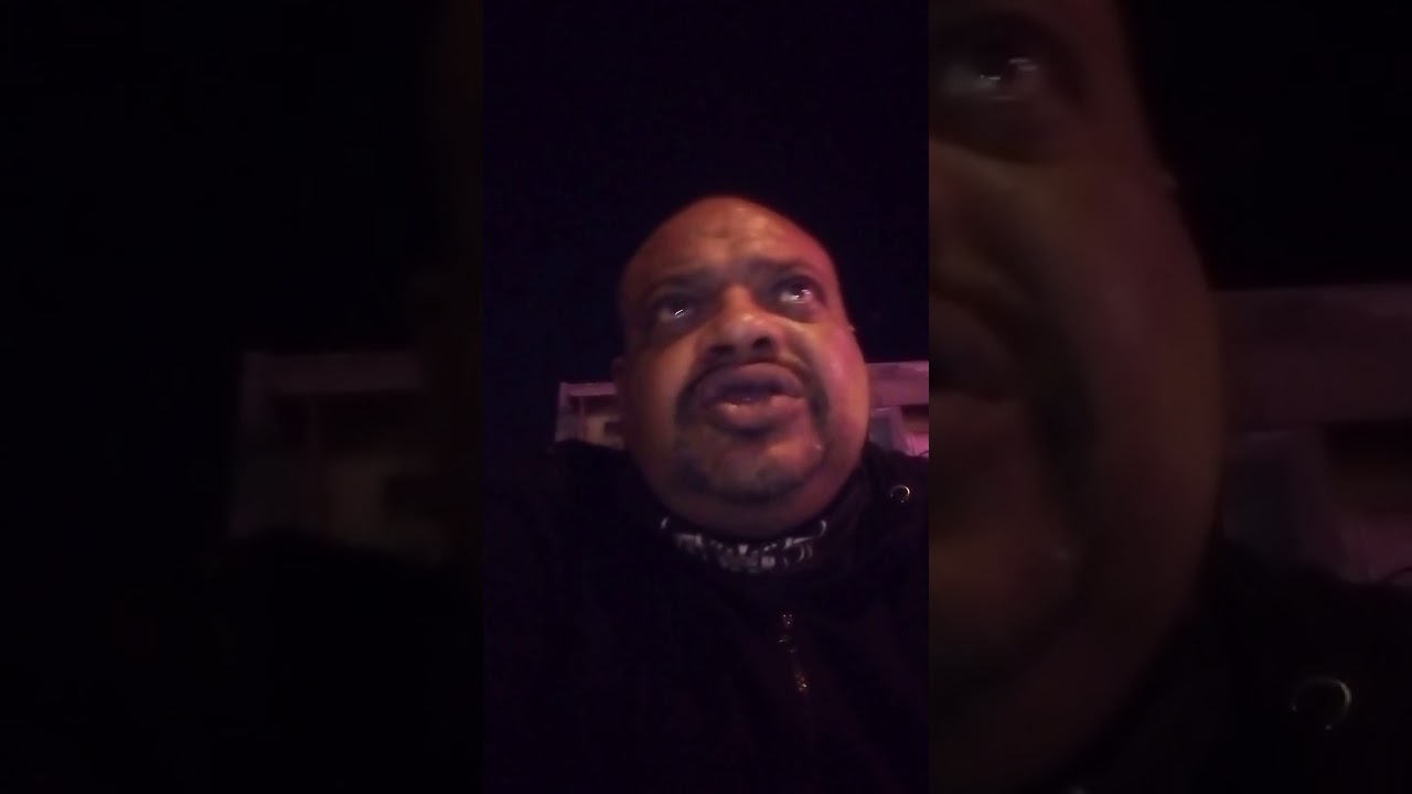 طلاق القاضي الغير مسلم فى دوله ليست مسلمه هل يقع  ام يعتبر كمكتب توثيق الطلاق