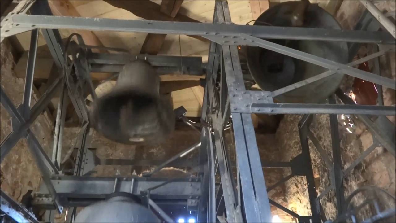 Wachenheim an der Weinstraße: Simultankirche St. Georg. Plenum der Glocken