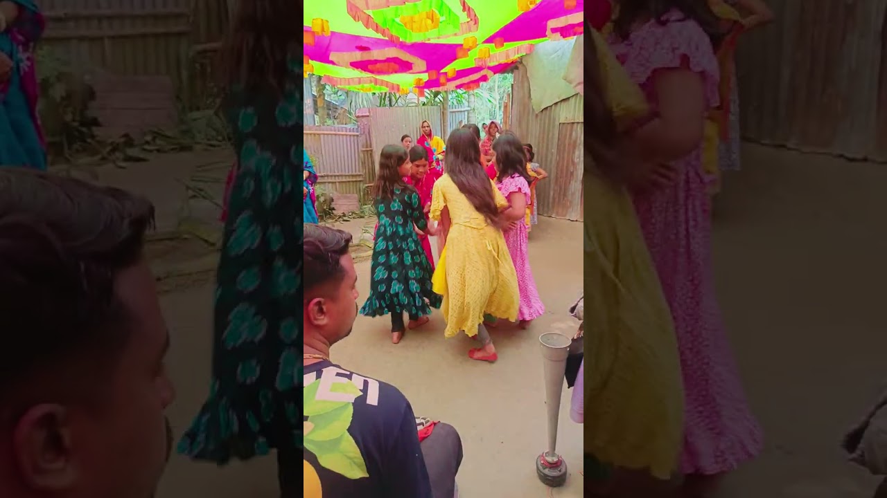 অসাধারণ একটি ভিডিও বন্ধুরা ভিডিও টা ভালো লাগলে অবশ্যই সবাই শেয়ার করবেন বন্ধুরা 