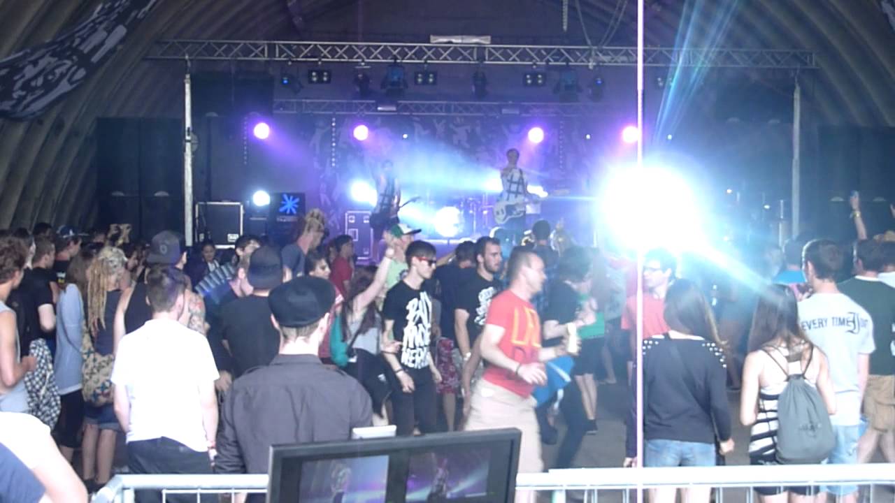 Blackout Problems - Empty Hands (Live at Rock For People 2013)