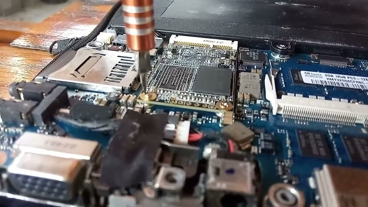 Bongkar Pasang Leptop Toshiba Dynabook R632