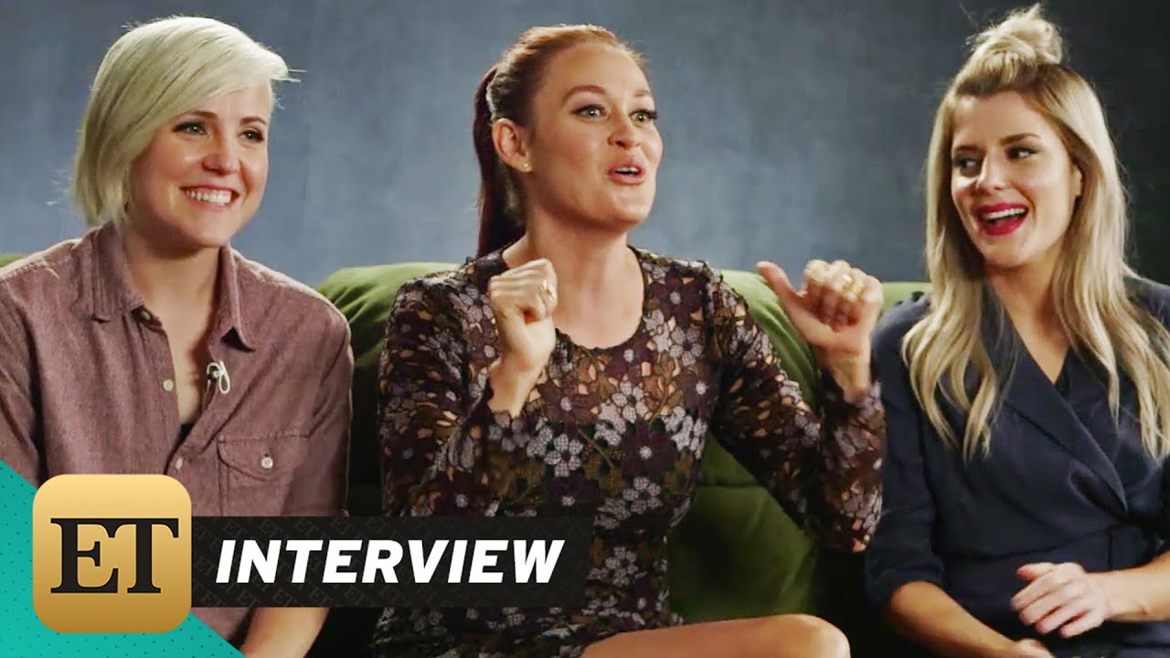 ET LIVE: 'Dirty 30's Hannah Hart, Mamrie Hart, and Grace Helbig Answer Your Questions!