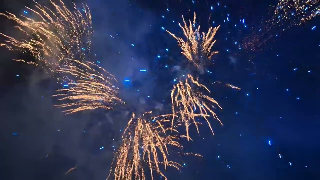 VUURWERKSHOW ENSCHEDE 2026 met dikke eindshow!