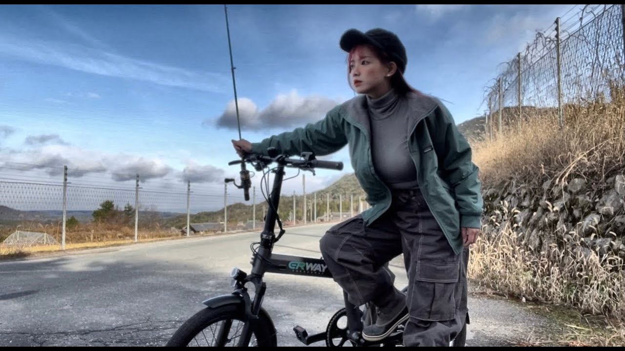 自転車に乗って山奥の釣り場へ・・・。