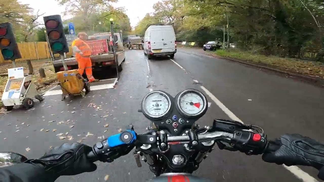 Triumph Thruxton 900 POV: Guildford - Knaphill